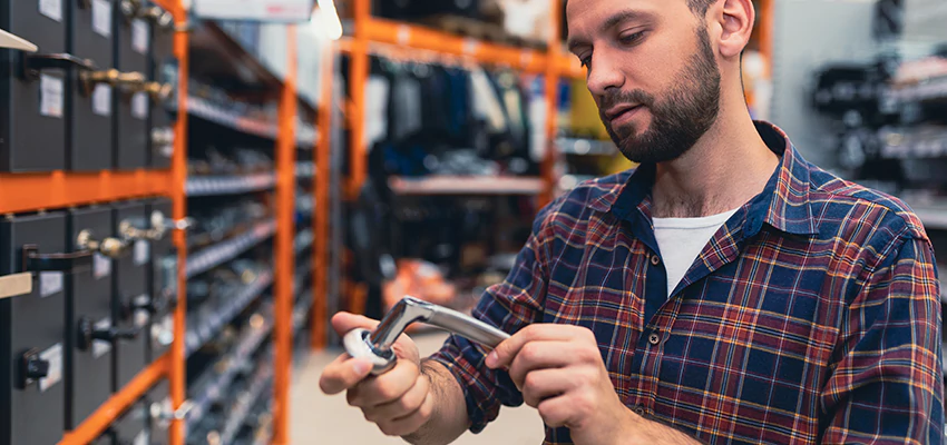 Locksmith For Retail Stores Lockout Services in El Monte, California